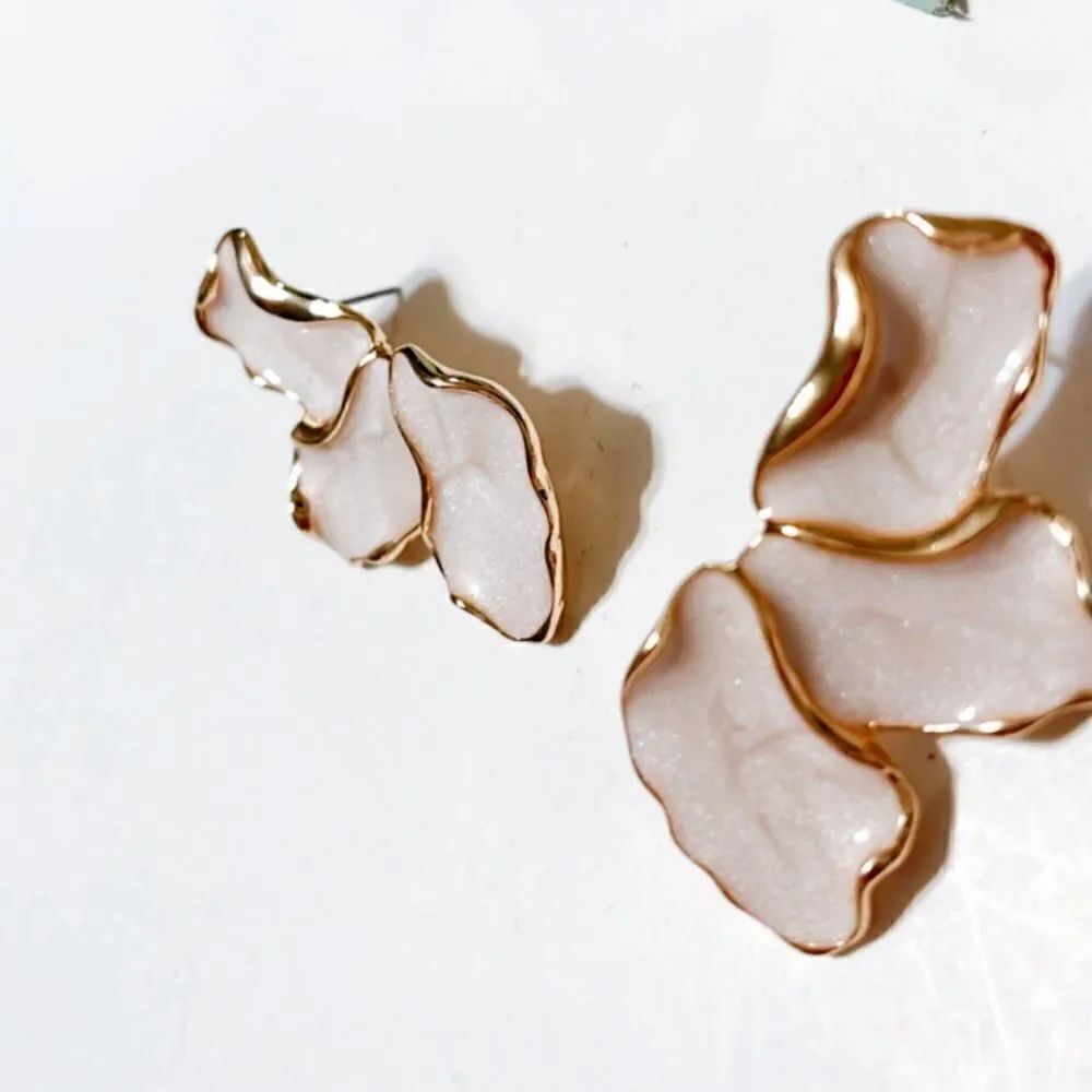 Flower statement earrings S145 - Picture 3 of 4